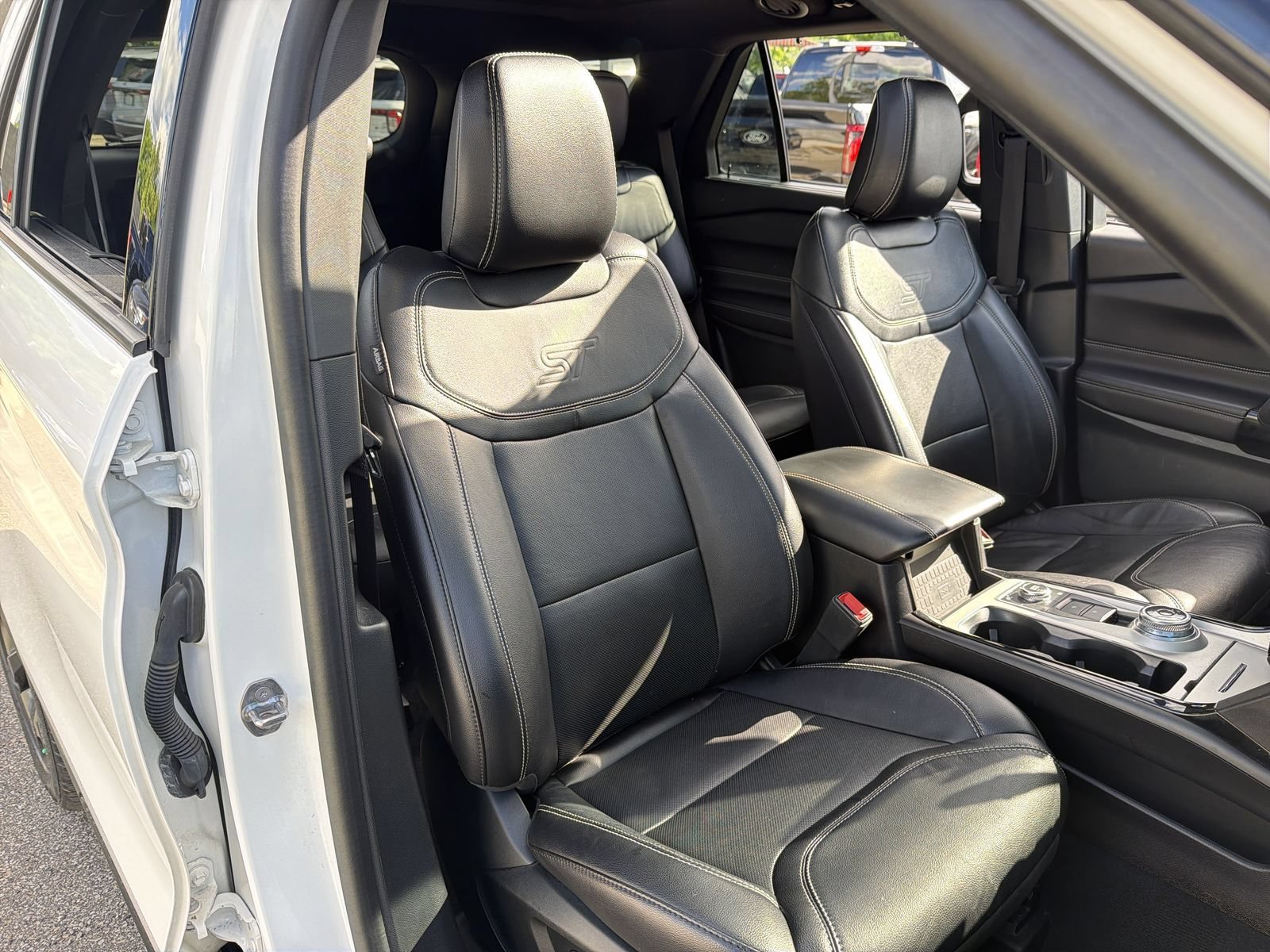 Used 2024 Ford Explorer ST w/ Equipment Group 401A AWD/4WD image 32