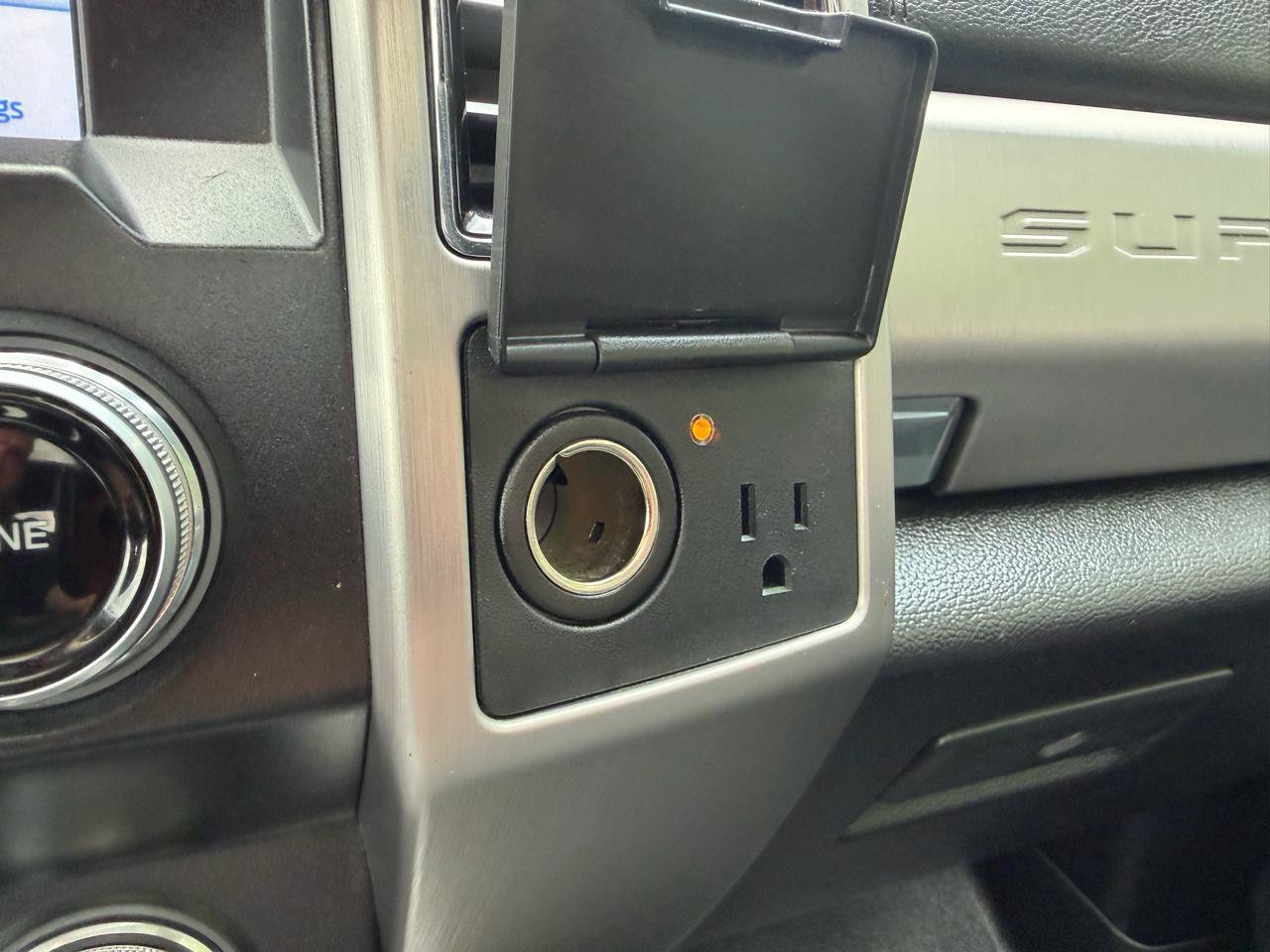 Used 2020 Ford F350 Platinum w/ Tremor Off-Road Package AWD/4WD image 32