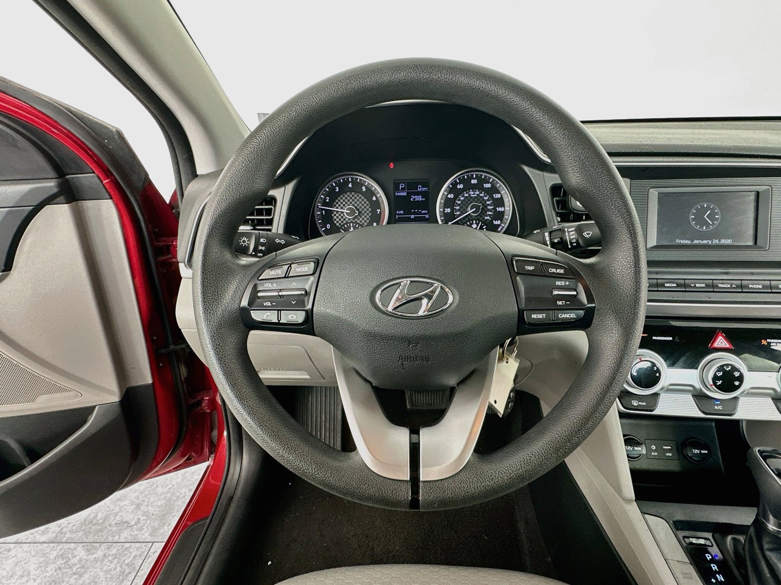 Used 2019 Hyundai Elantra SE FWD image 13