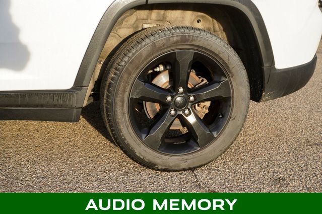 Used 2023 Jeep Grand Cherokee Limited w/ Luxury Tech Group II image 8