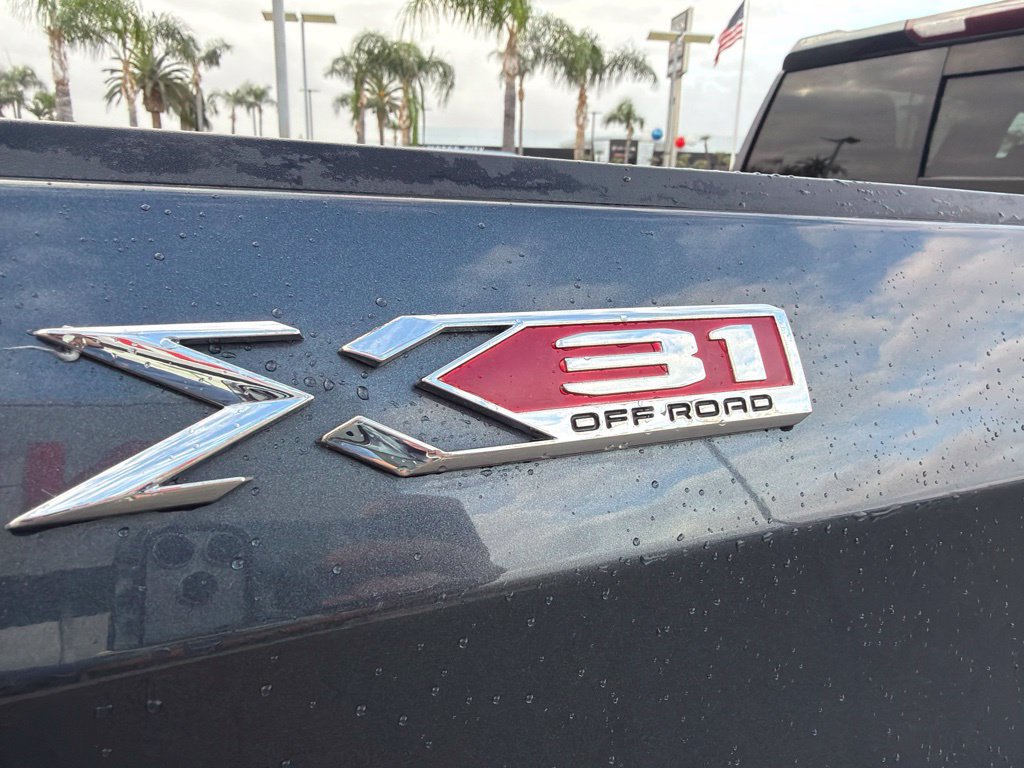 Used 2019 GMC Sierra 1500 SLT w/ SLT Premium Package AWD/4WD image 5