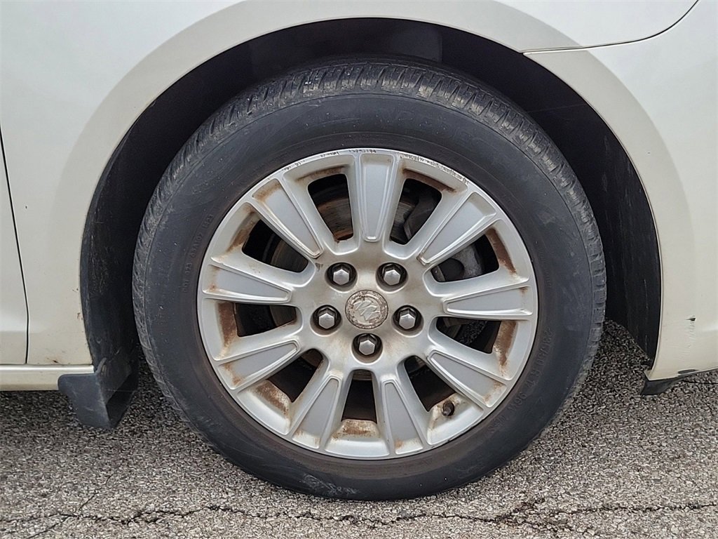 Used 2013 Buick LaCrosse Leather w/ Driver Confidence Package image 5