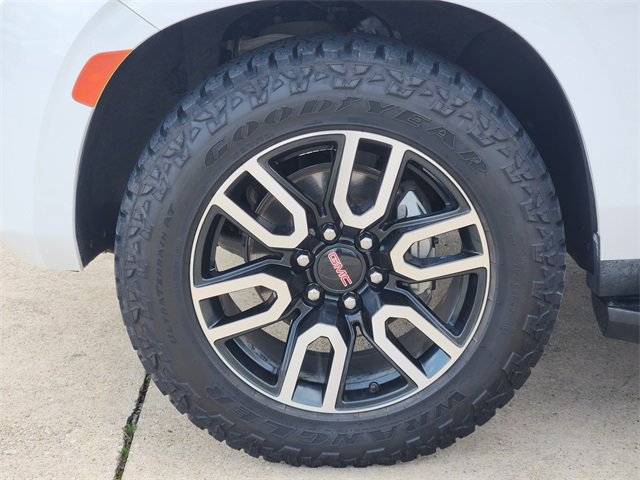 Used 2021 GMC Yukon XL AT4 w/ Rear Media and Nav Package image 10