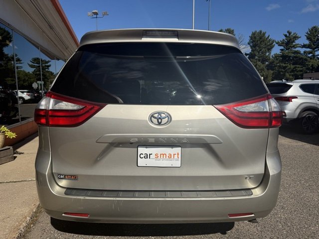 Used 2017 Toyota Sienna LE image 6