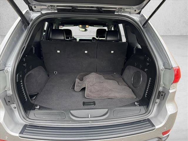 Used 2019 Jeep Grand Cherokee Laredo w/ Laredo X Package RWD image 8