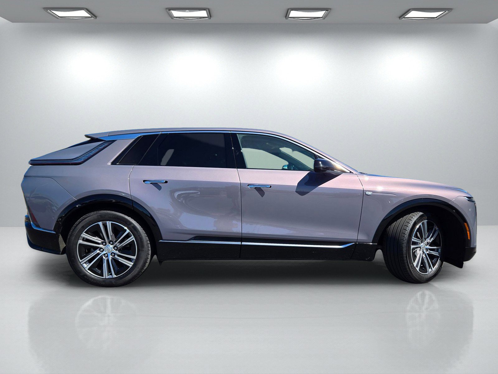 Certified 2024 Cadillac Lyriq Luxury RWD image 3