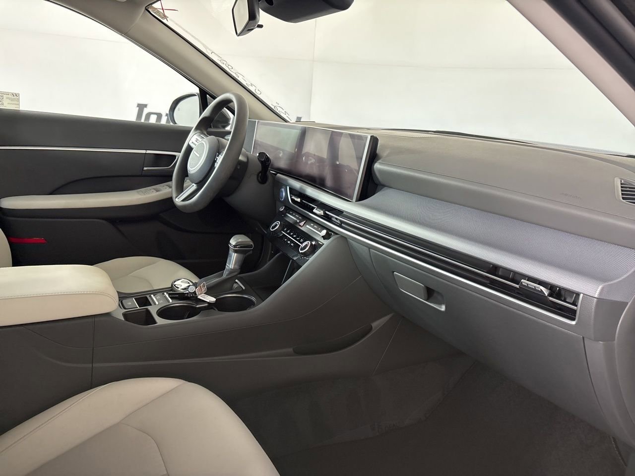 Used 2025 Hyundai Sonata SE image 27