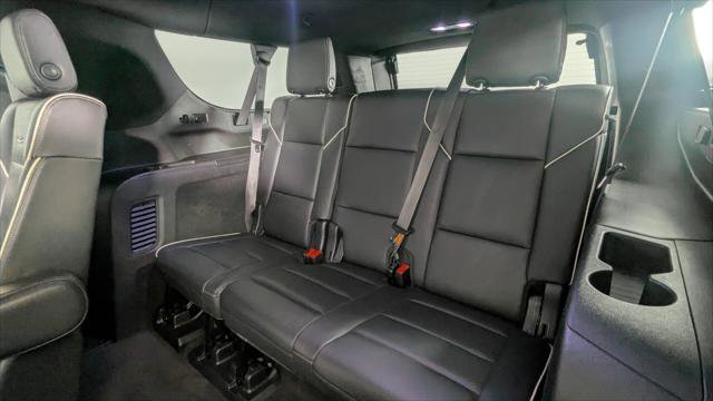 Used 2022 Cadillac Escalade ESV Premium Luxury AWD/4WD image 18