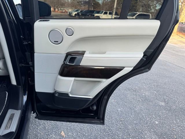 Used 2015 Land Rover Range Rover Autobiography image 12