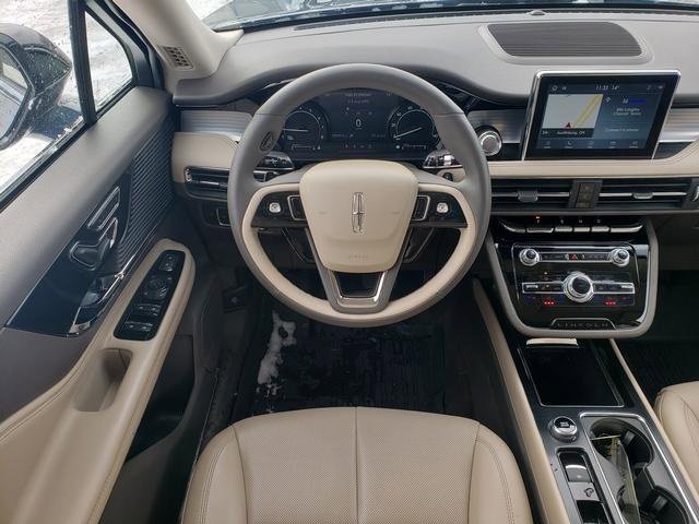 Used 2022 Lincoln Corsair Standard w/ Equipment Group 101A image 11