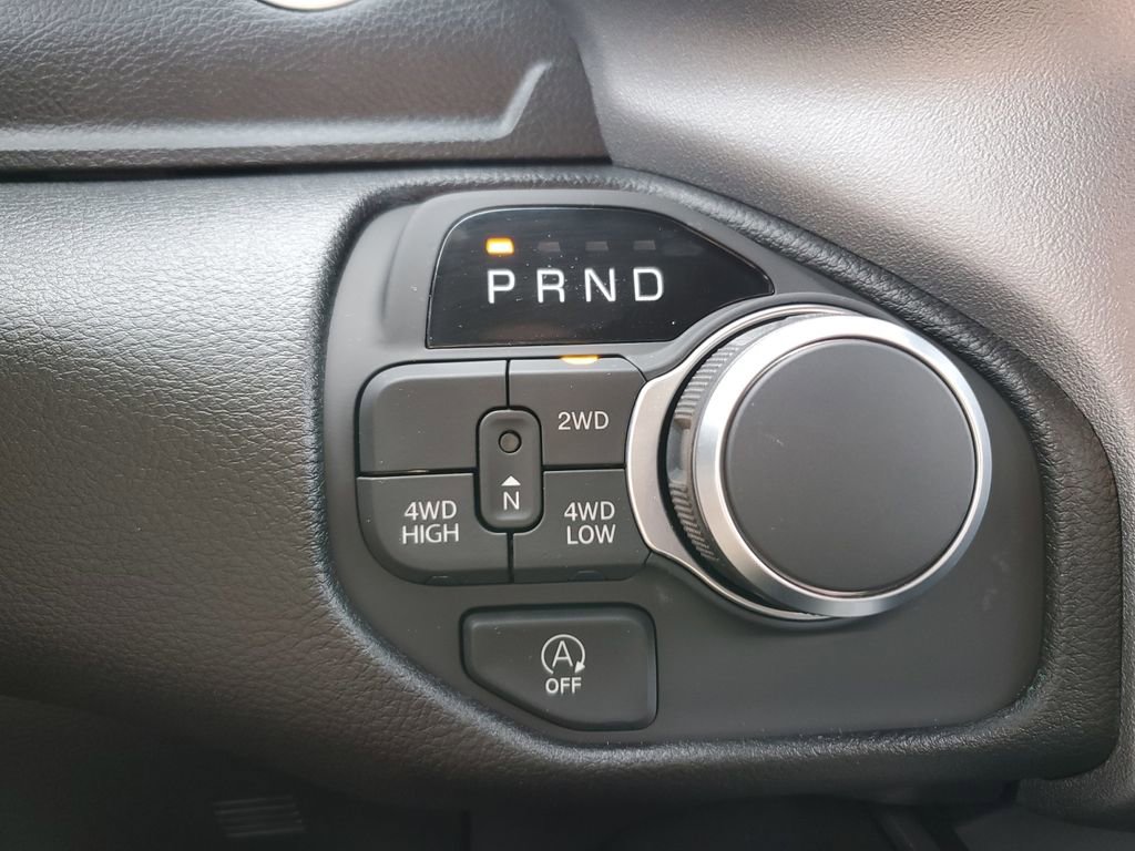 New 2026 RAM 1500 Express AWD/4WD image 23