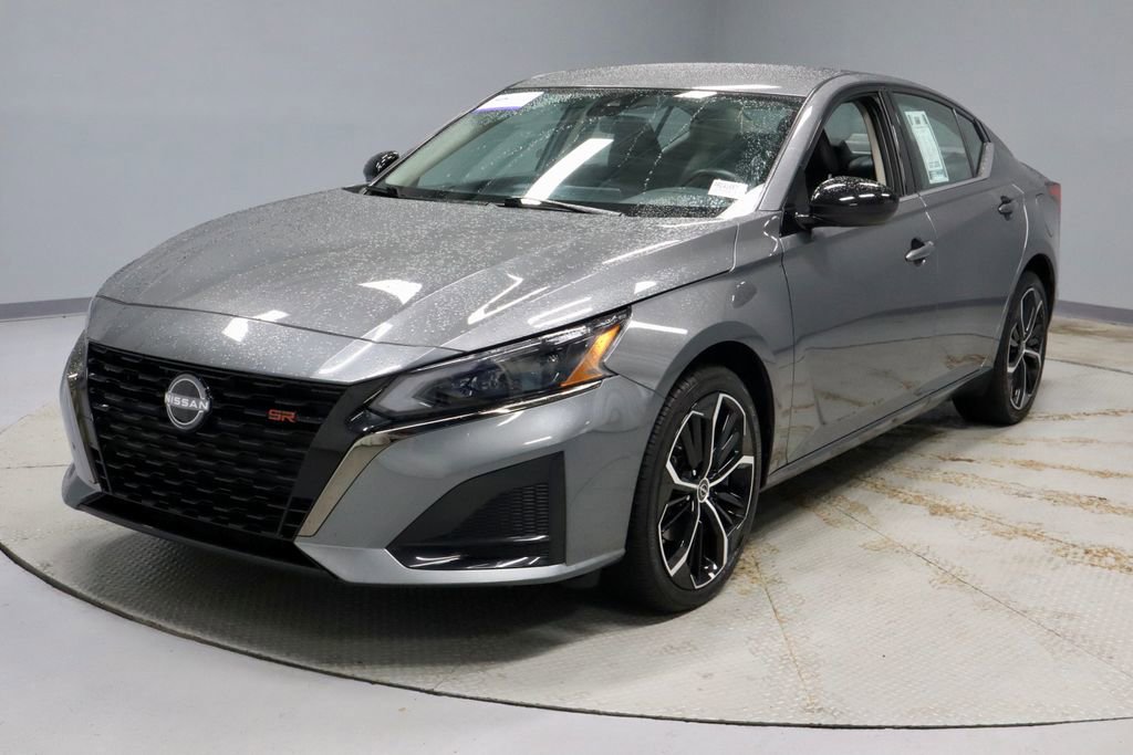 Used 2025 Nissan Altima 2.5 SR AWD/4WD image 6
