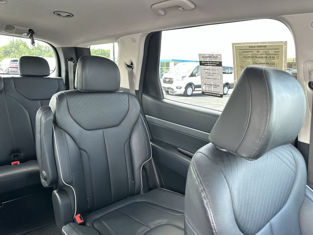 Used 2025 Hyundai Palisade SEL FWD image 14