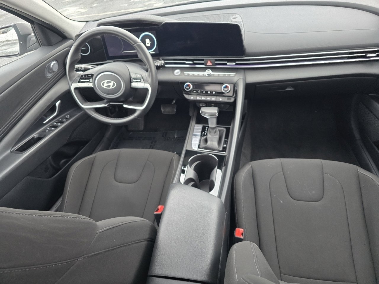 Used 2025 Hyundai Elantra SEL image 20