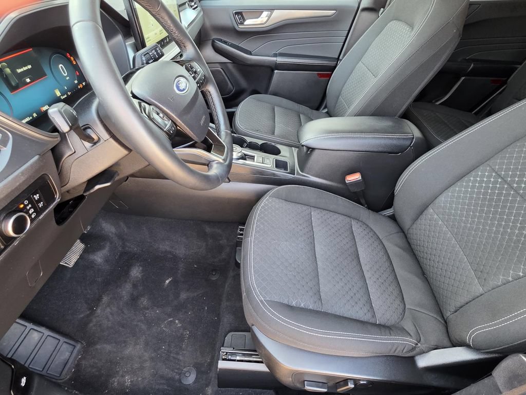 Used 2023 Ford Escape Active w/ Tech Pack #2 AWD/4WD image 6