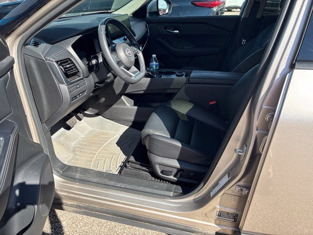 Used 2024 Nissan Rogue SL w/ SL Premium Package AWD/4WD image 10