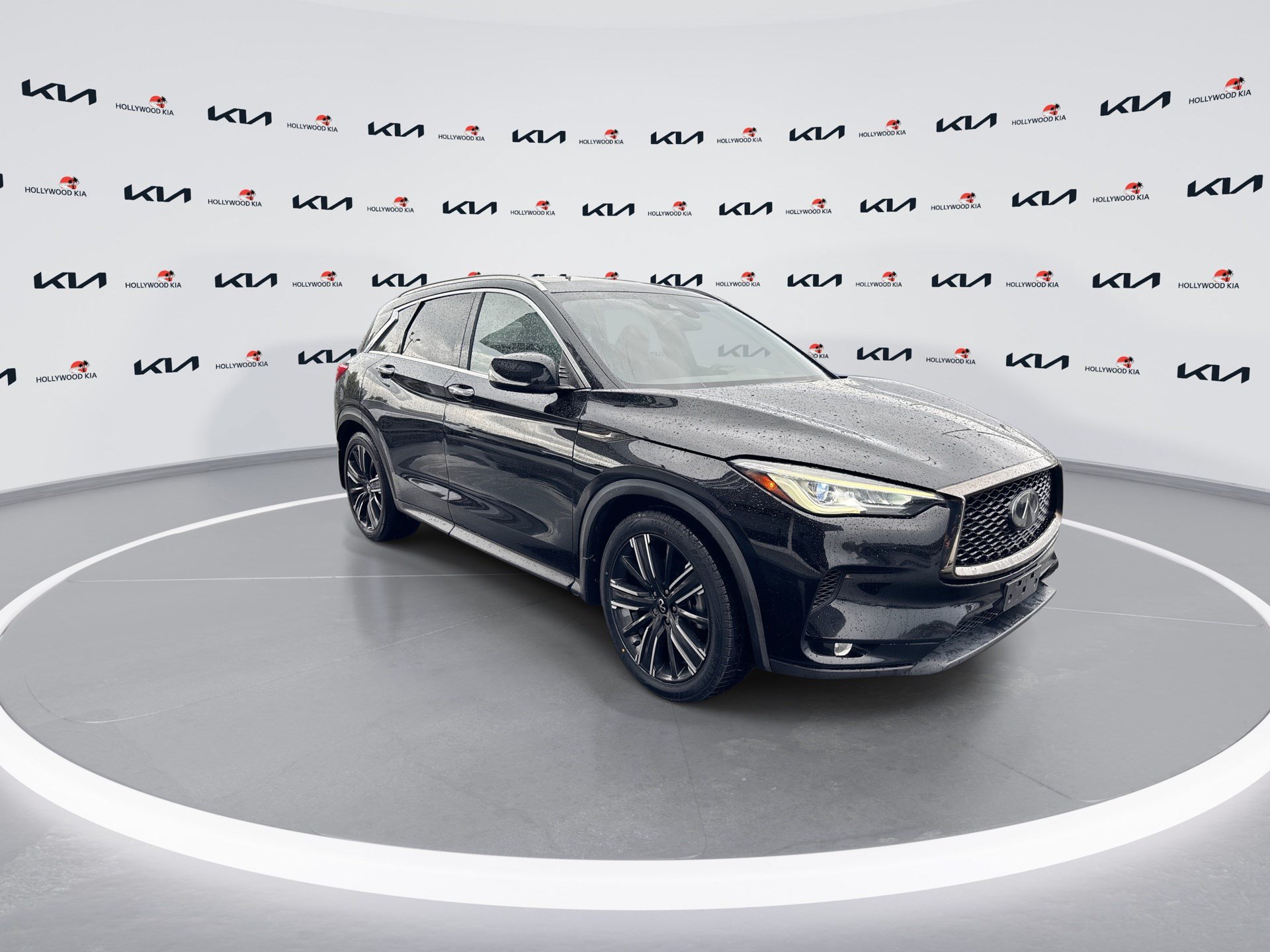 Used 2021 INFINITI QX50 Luxe w/ Appearance Package AWD/4WD image 2