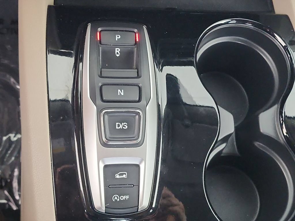 Used 2018 Honda Pilot Elite image 16