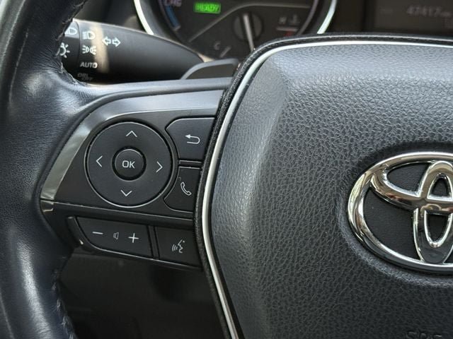 Used 2019 Toyota Camry SE FWD image 13