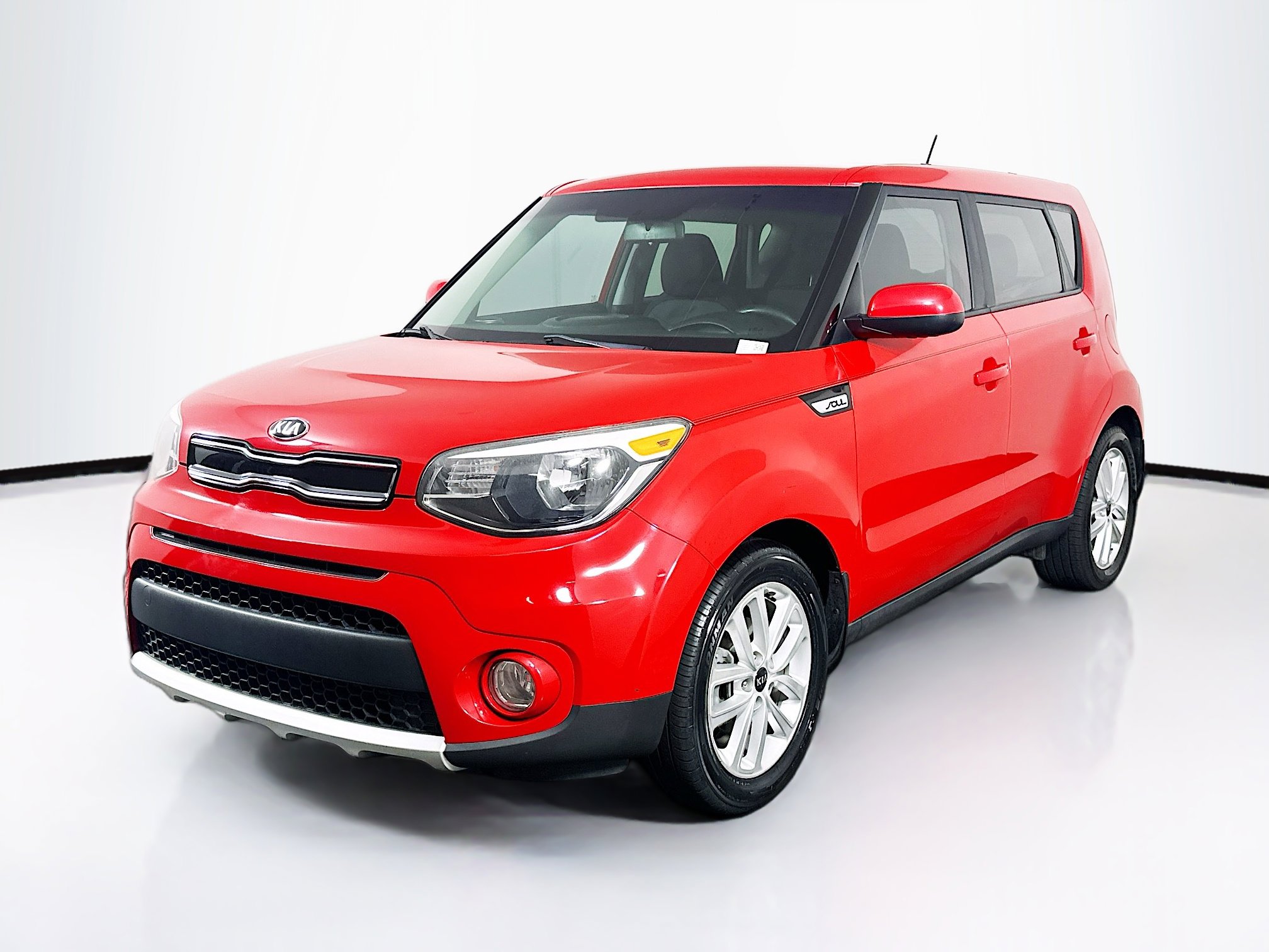 Used 2018 Kia Soul + FWD image 3