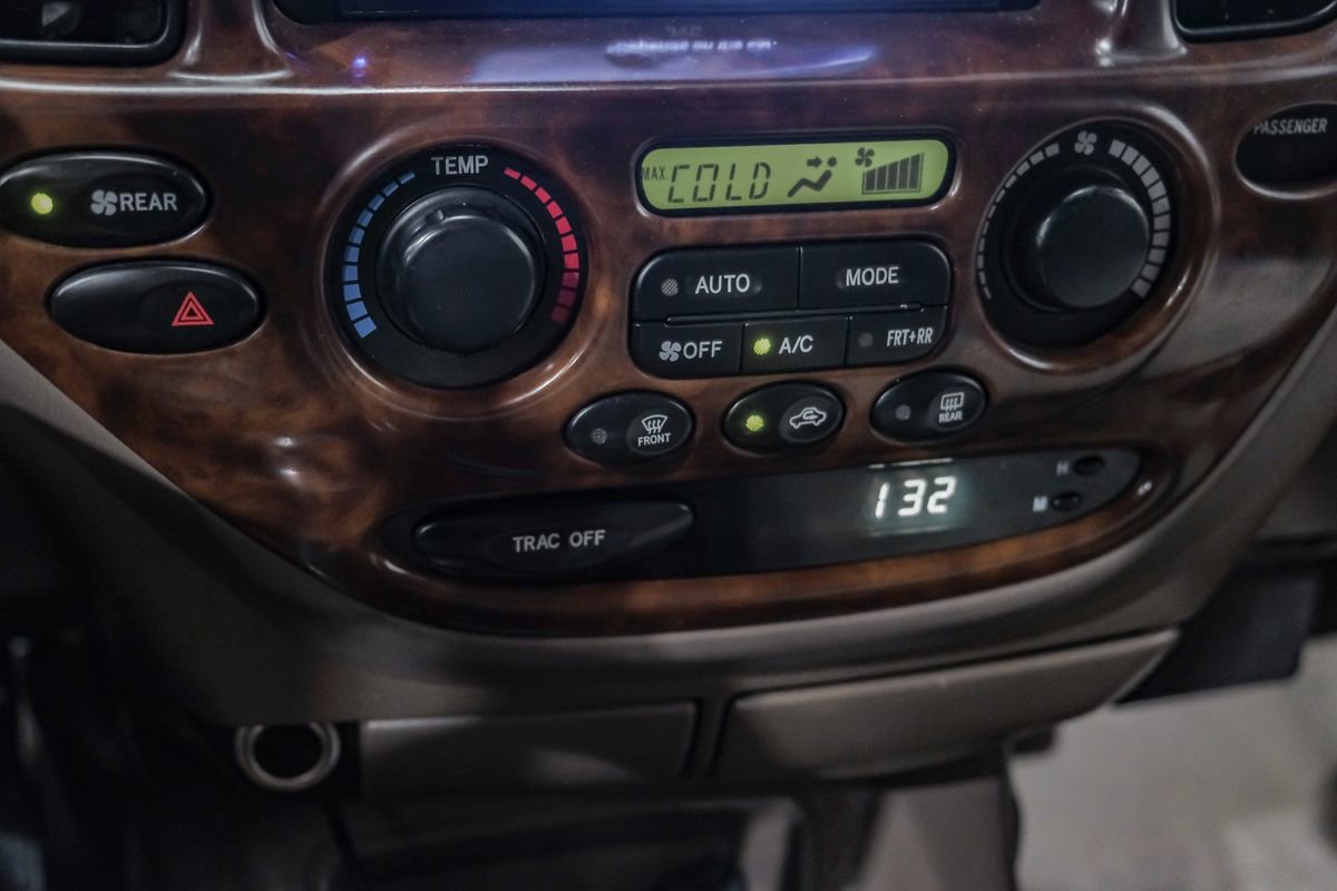 Used 2004 Toyota Sequoia SR5 image 25