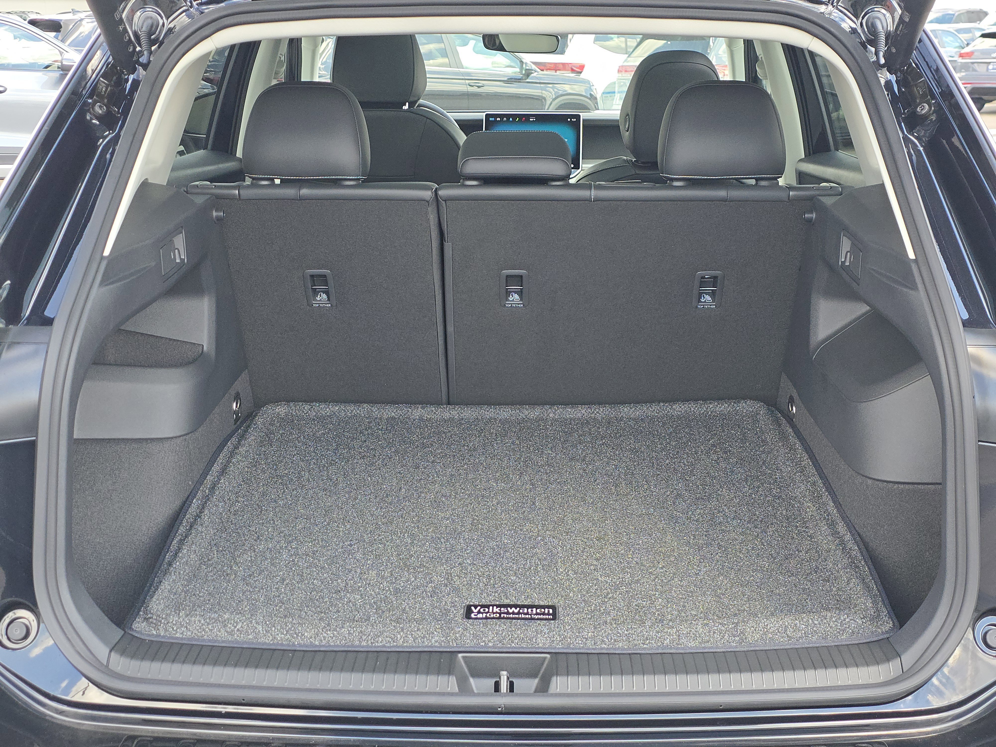 New 2025 Volkswagen Tiguan SE image 14