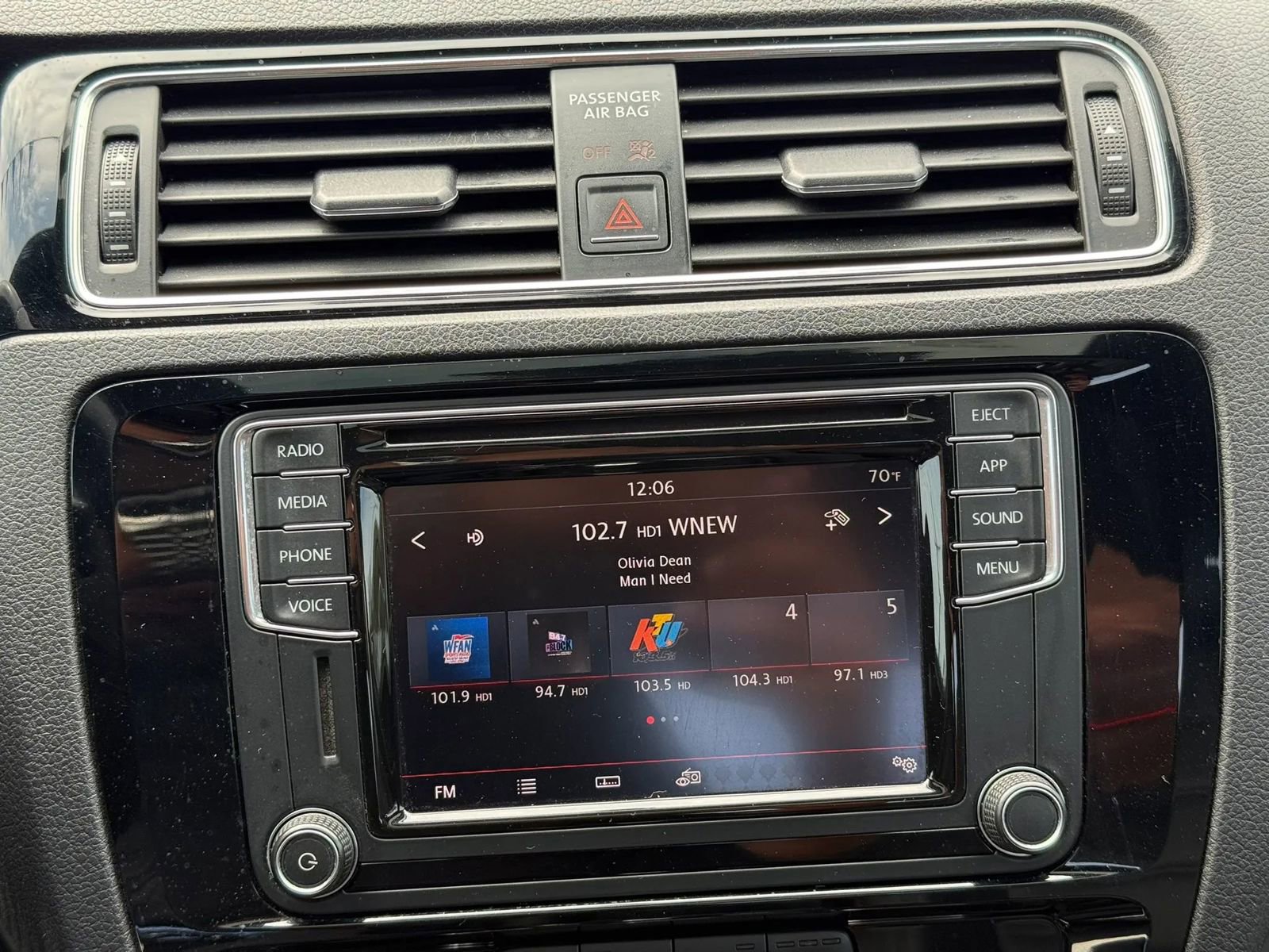 Used 2018 Volkswagen Jetta Sport FWD image 22