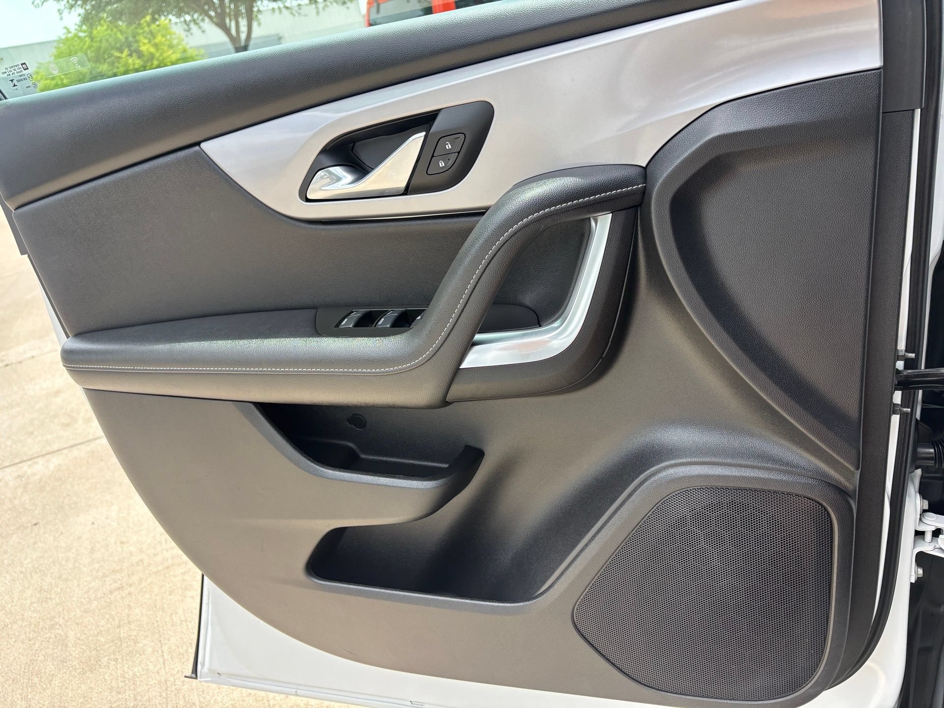 Used 2025 Chevrolet Blazer LT FWD image 26