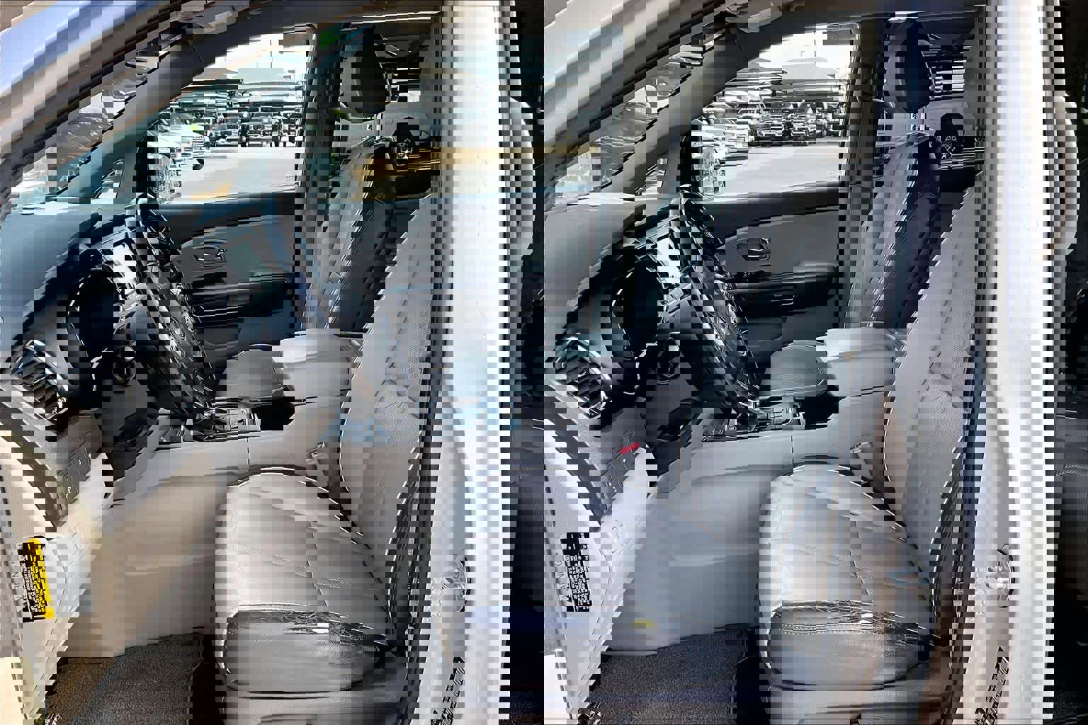 Used 2017 Kia Sedona LX w/ LX Essentials Premium Package image 7