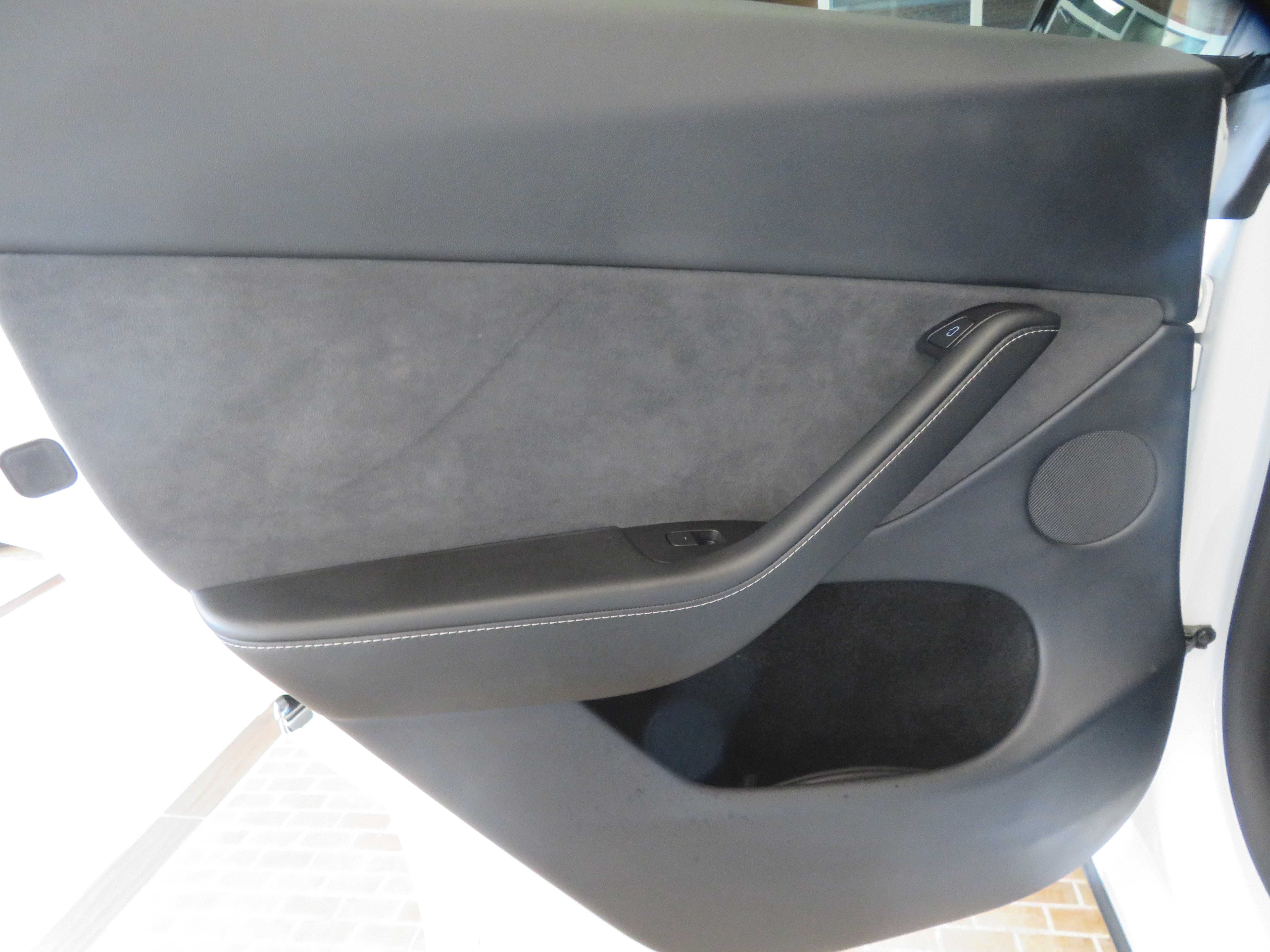 Used 2024 Tesla Model Y Long Range AWD/4WD image 18