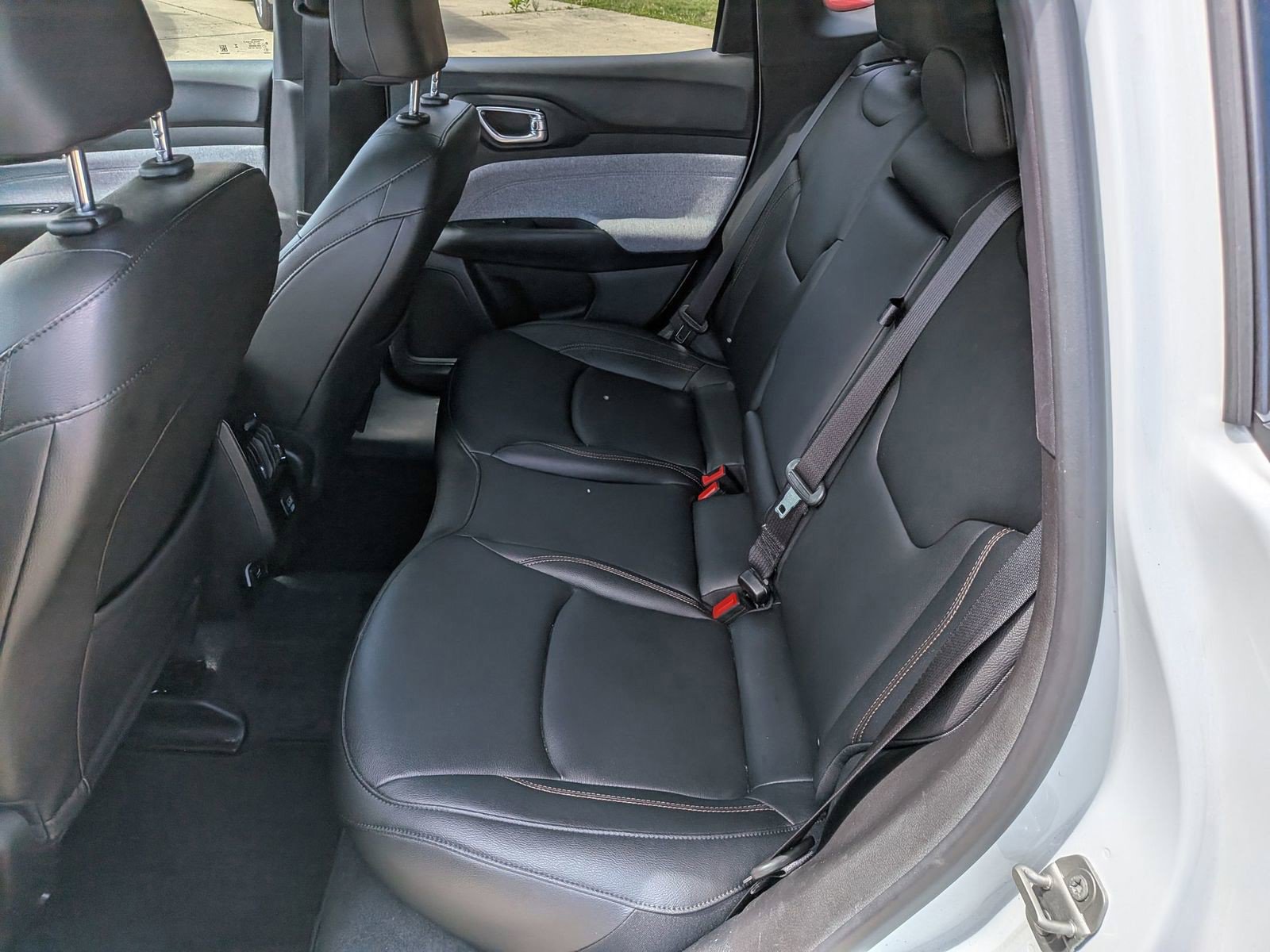Used 2024 Jeep Compass Latitude AWD/4WD image 30