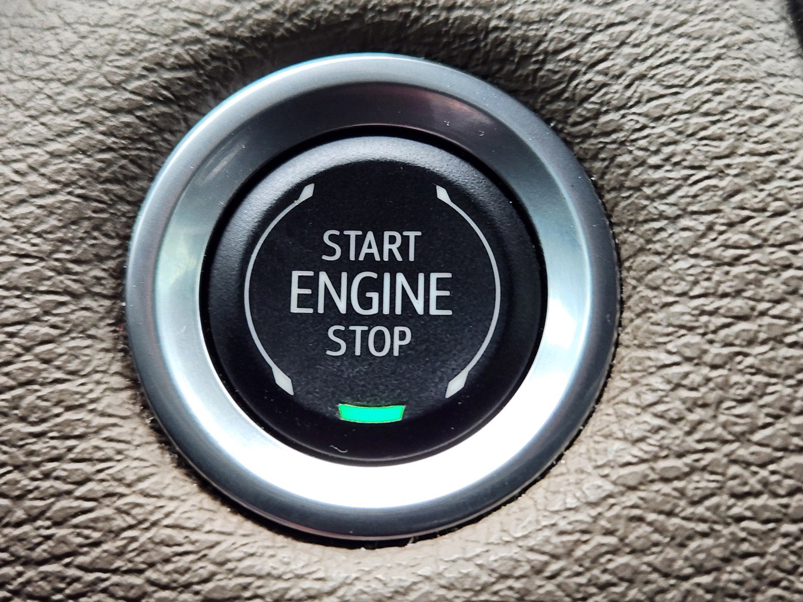 Used 2024 GMC Canyon Denali image 18
