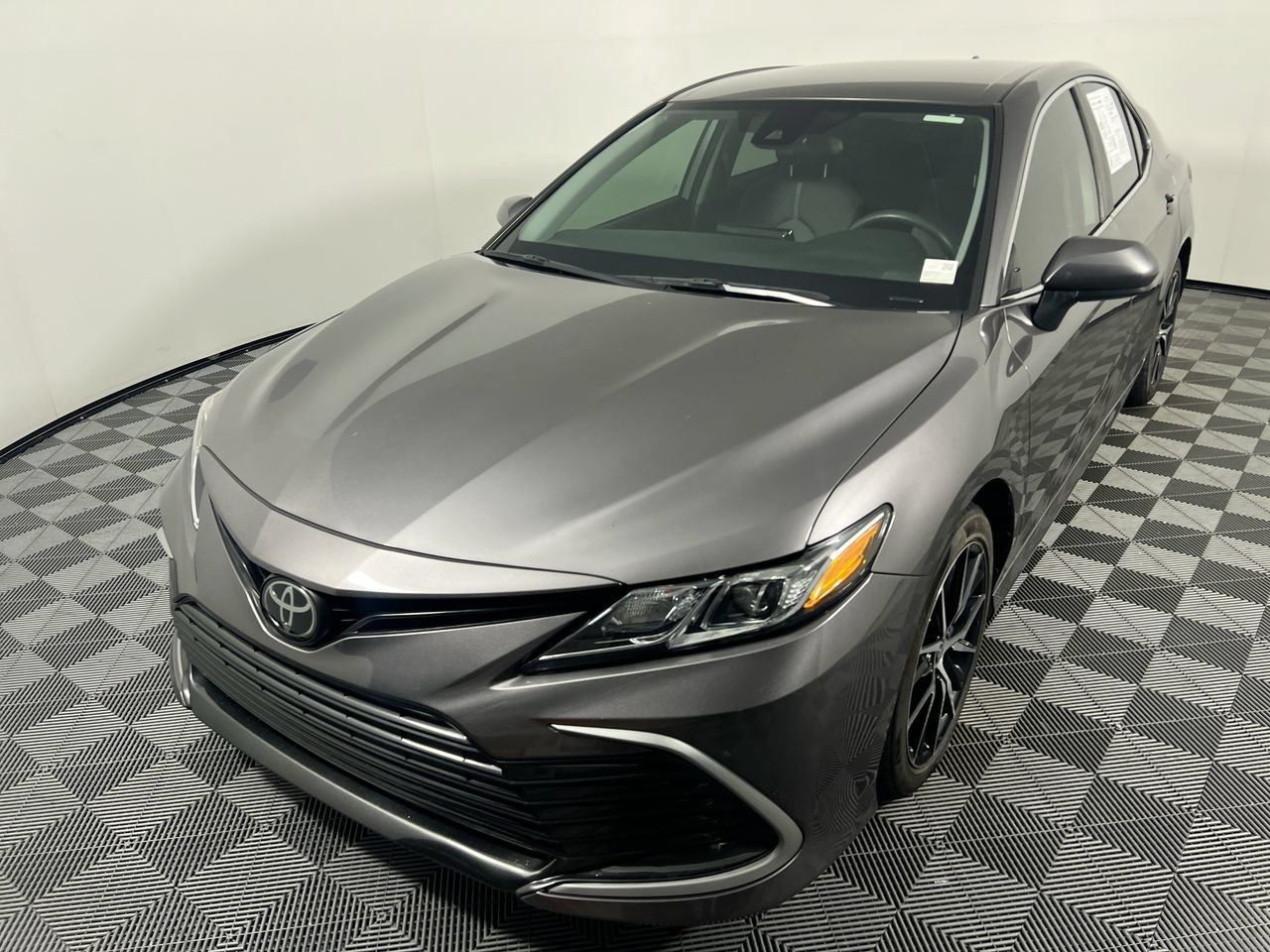 Used 2023 Toyota Camry LE FWD image 7