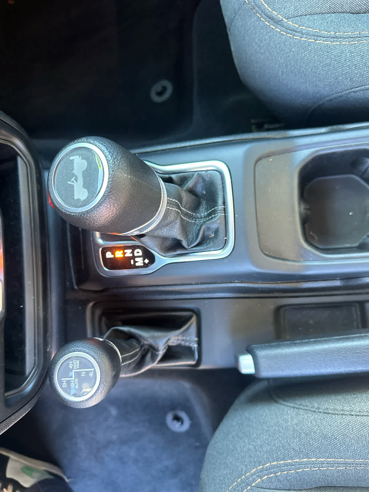 Used 2024 Jeep Wrangler Unlimited AWD/4WD image 17