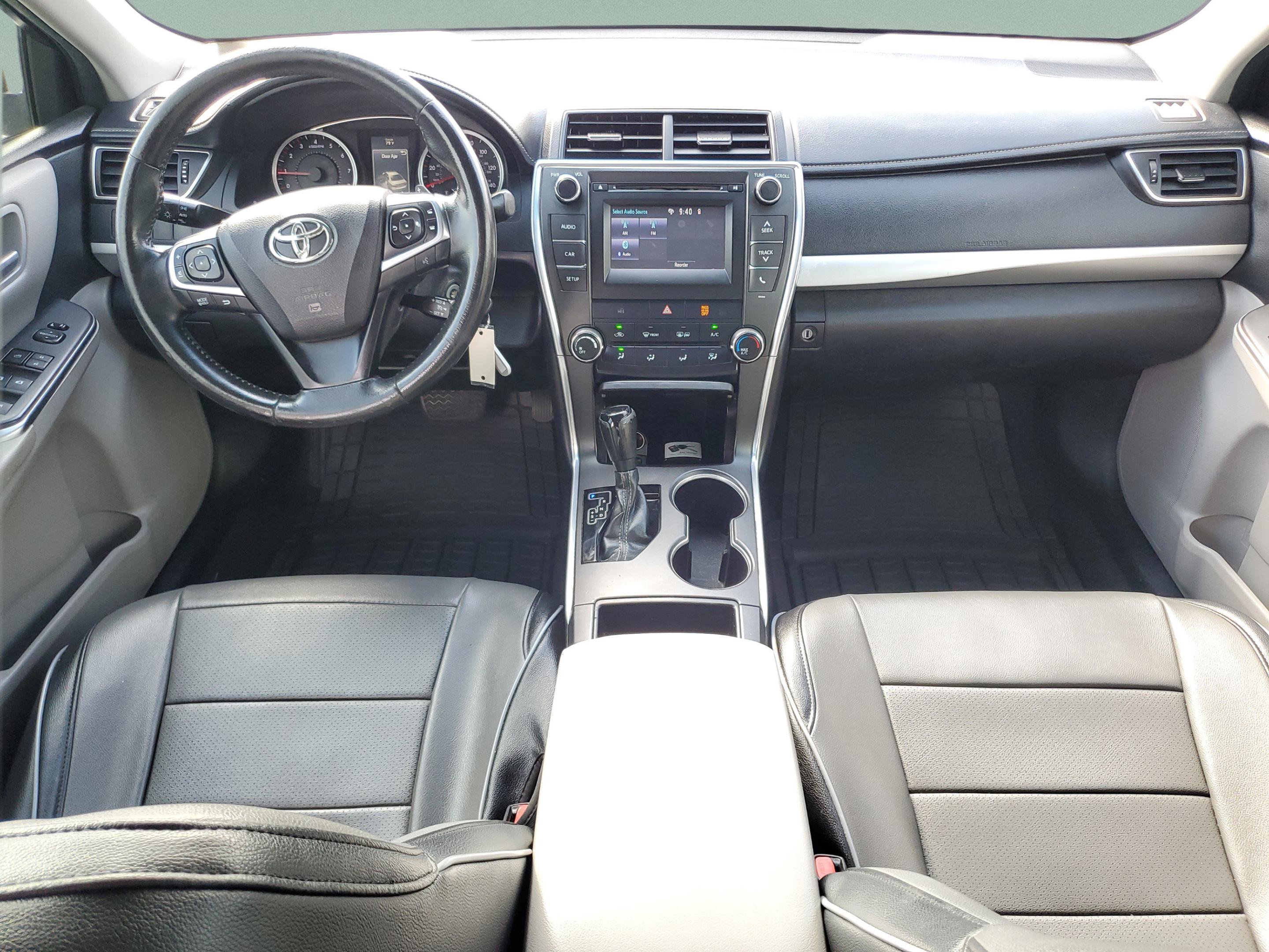Used 2015 Toyota Camry SE FWD image 10
