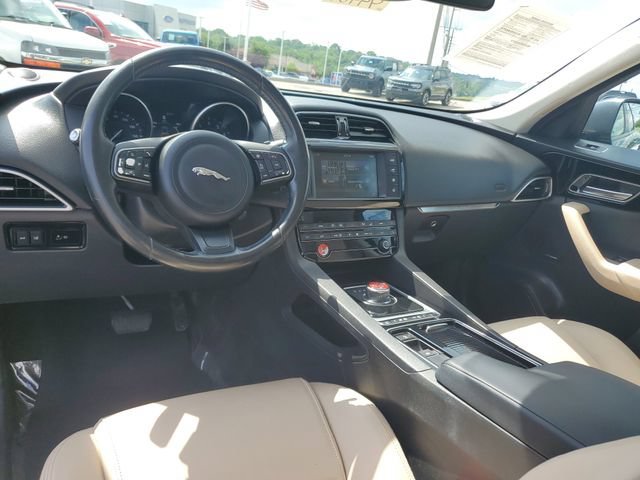 Used 2018 Jaguar F-PACE Premium AWD/4WD image 10