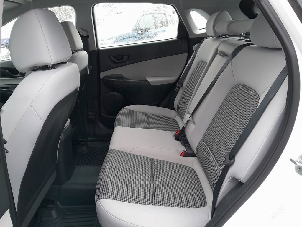 Used 2022 Hyundai Kona SE image 30