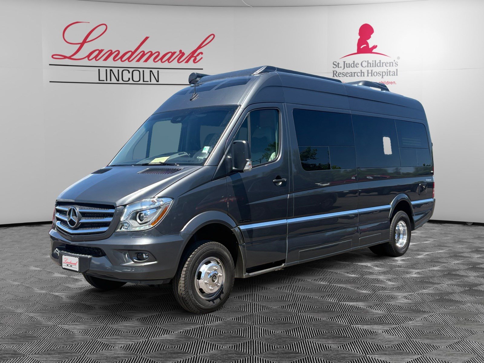 Used 2018 Mercedes-Benz Sprinter 3500 image 1
