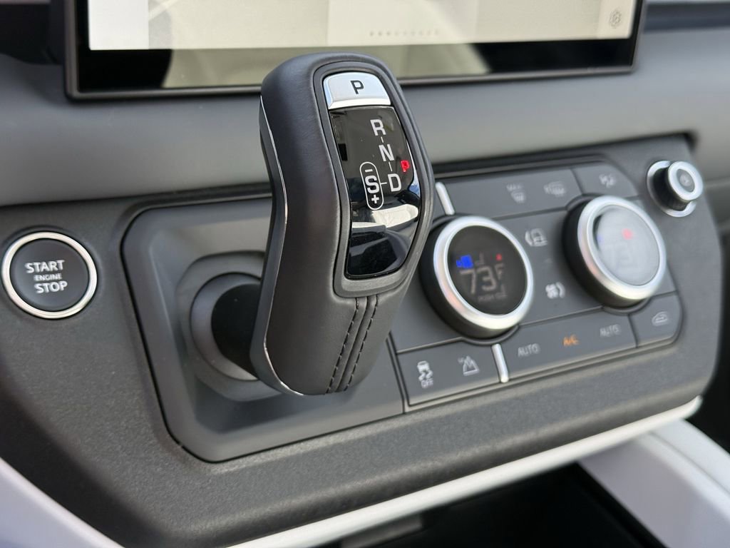 Used 2025 Land Rover Defender 110 X-Dynamic SE image 24