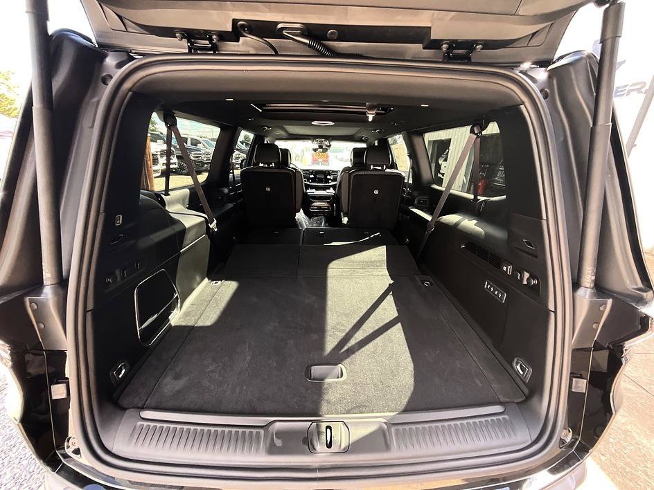 New 2026 Jeep Grand Wagoneer L 4WD image 10