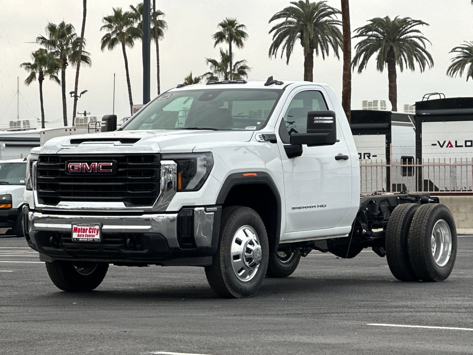 New 2025 GMC Sierra 3500 Pro w/ Convenience Package AWD/4WD image 8