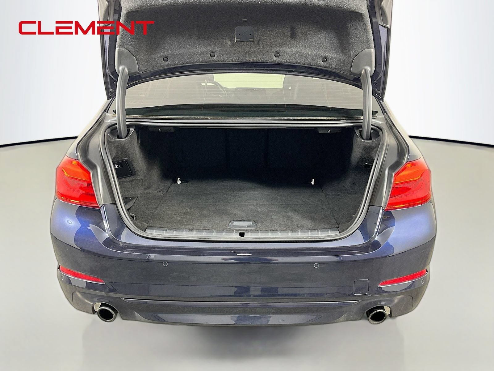 Used 2020 BMW 530e xDrive w/ Premium Package AWD/4WD image 10