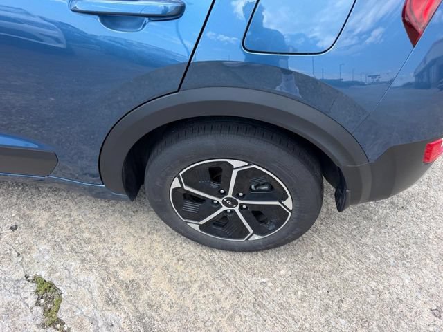 Certified 2024 Kia Niro EX FWD image 6