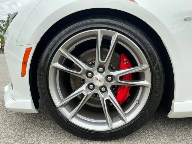 Used 2019 Chevrolet Camaro SS w/ LPO, Ground Effects Package RWD image 14
