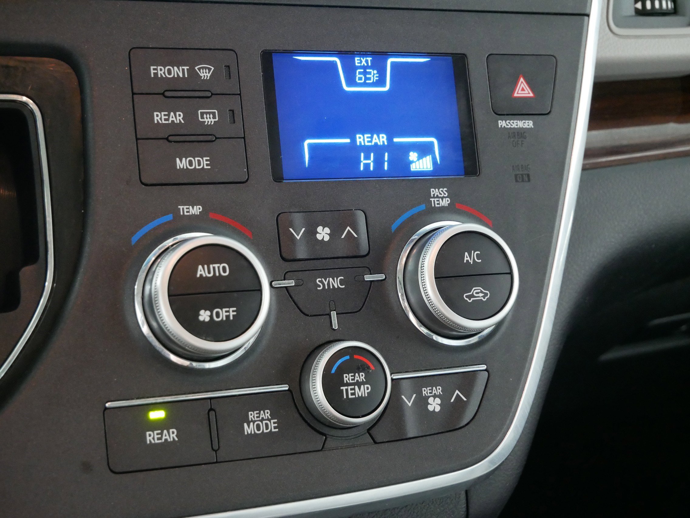 Used 2017 Toyota Sienna Limited Premium w/ Advanced Technology Package image 23