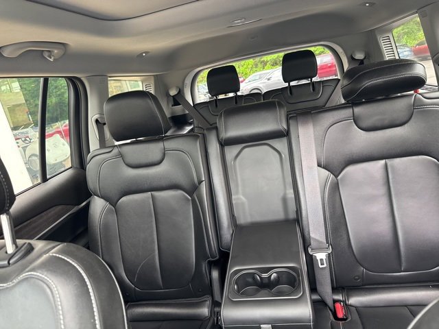 Used 2022 Jeep Grand Cherokee L Limited image 17