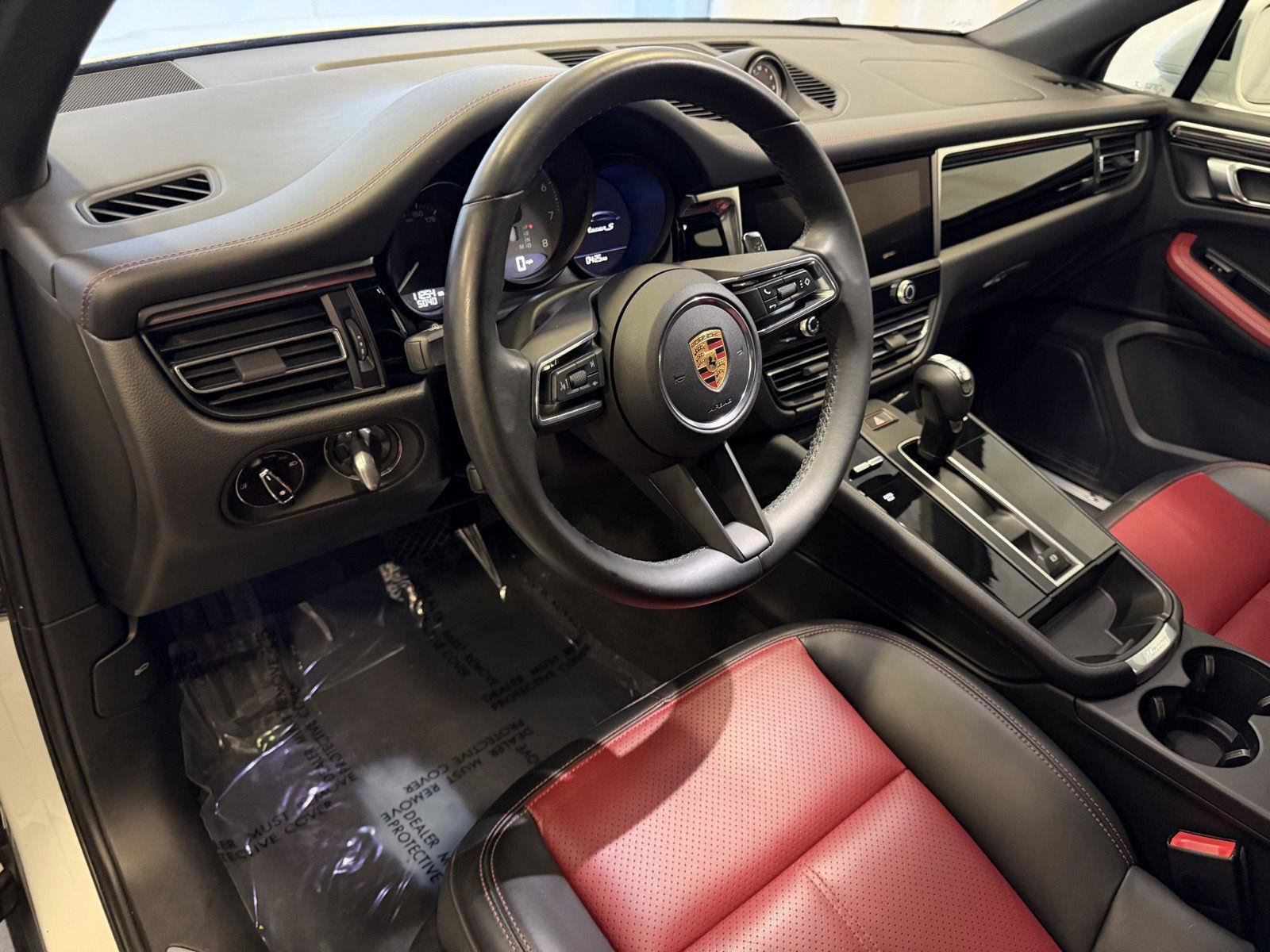 Certified 2023 Porsche Macan S image 4