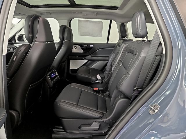 New 2026 Lincoln Aviator Reserve w/ Luxury Package RWD image 10
