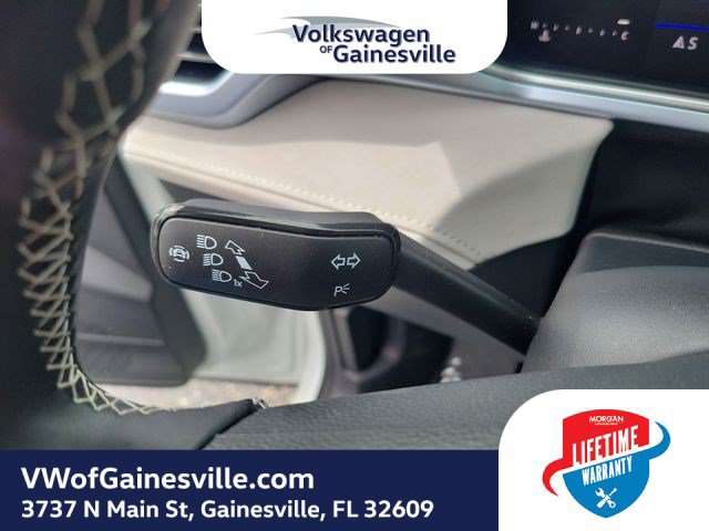 Used 2025 Volkswagen Taos SE FWD image 24