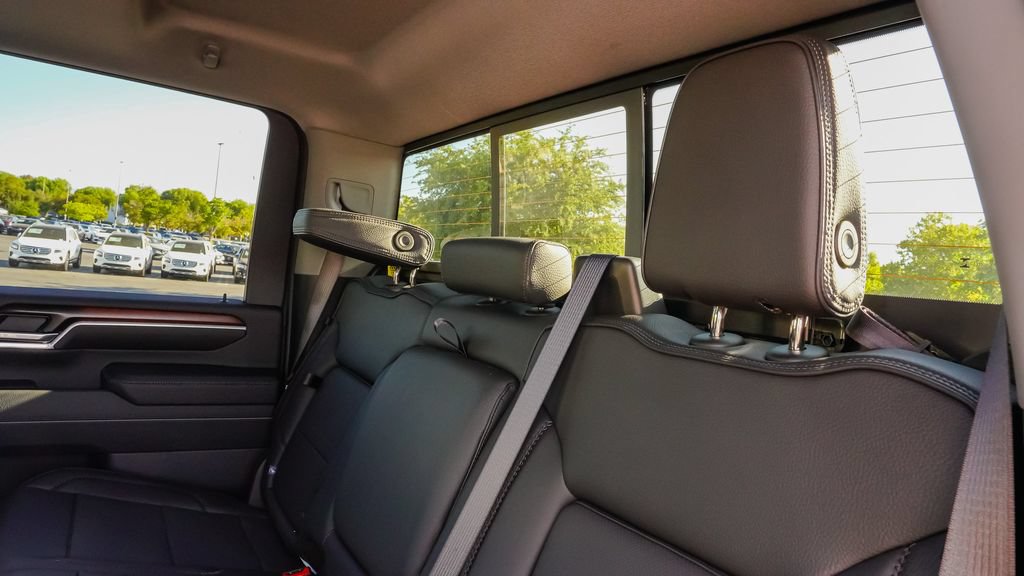 New 2026 GMC Sierra 3500 Denali w/ Denali Reserve Package AWD/4WD image 16